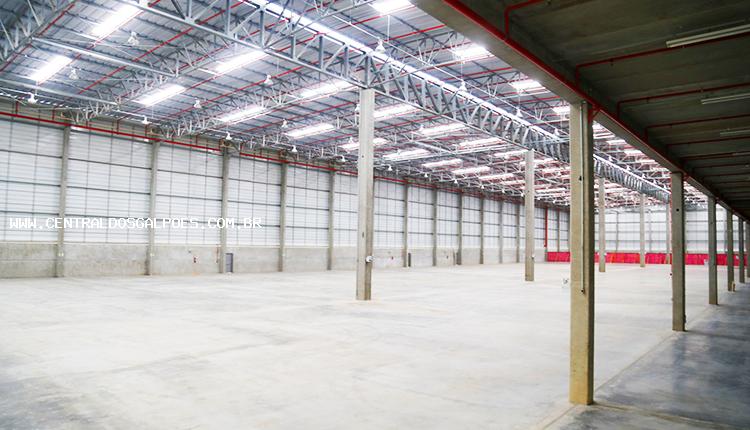 Depósito-Galpão-Armazém para alugar, 2100m² - Foto 2
